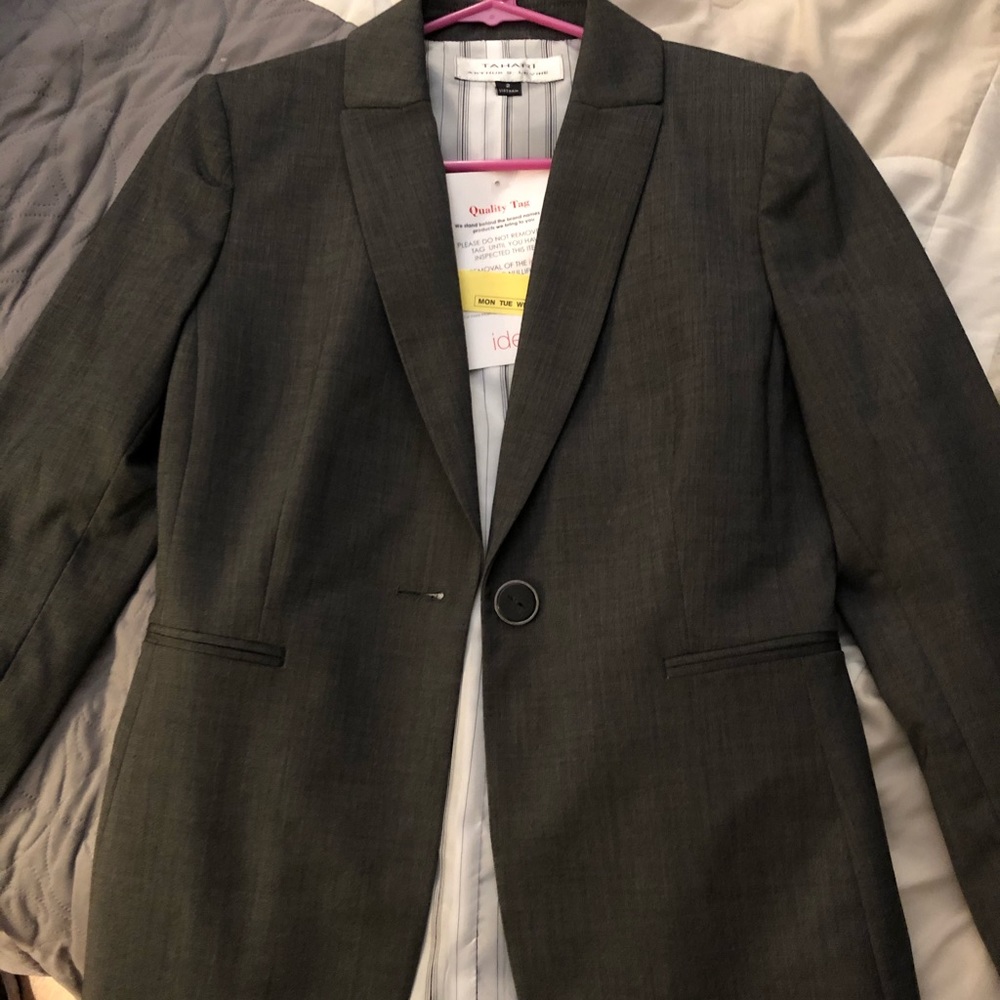 NWT Tahari Arthur S Levine Charcoal Blazer, 2